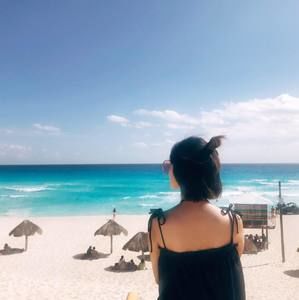 Meet your Posher, Effy